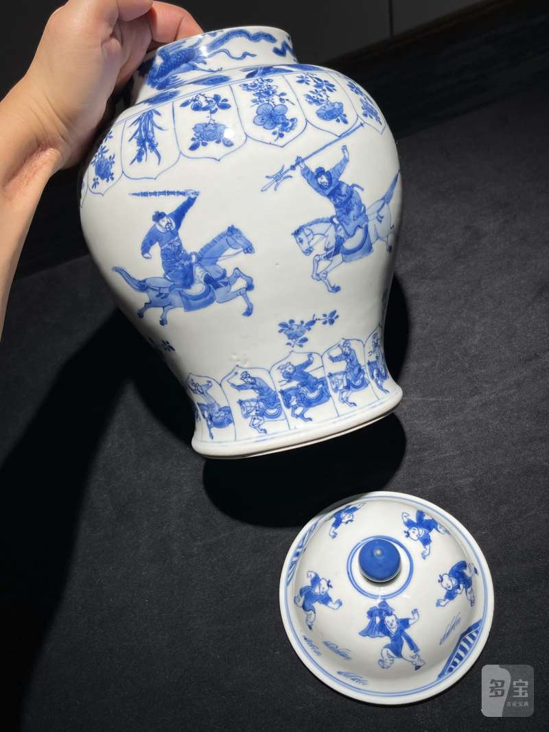 清康熙 青花刀马人将军罐 - 图2
